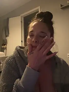 Poppylooloo online show from 05/08/26, 08:03