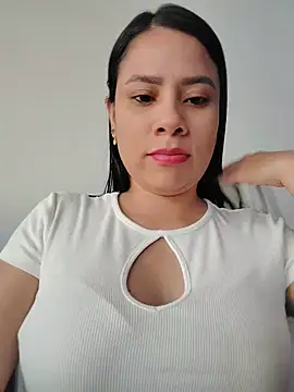 Snapshot of Nicol_Alvarez1 chatting on 06/18/26, 09:52 Nicol Alvarez1 online show from 06/18/26, 09:52
