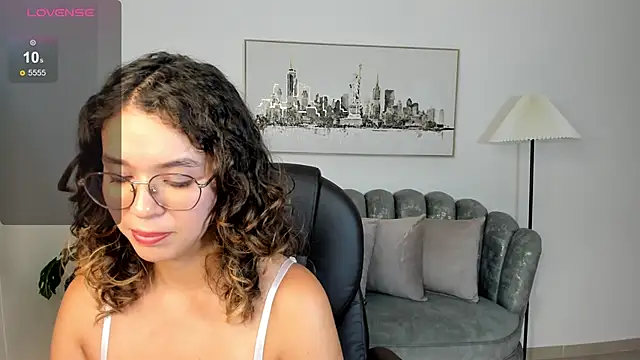 Snapshot of sienna_luxor chatting on 05/15/26, 11:45 sienna luxor online show from 05/15/26, 11:45
