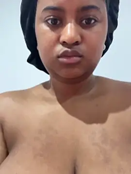 sweet baddie00 online show from 04/22/26, 03:42