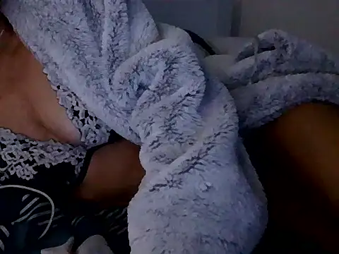 SweetLuc11 online show from 06/11/26, 01:27