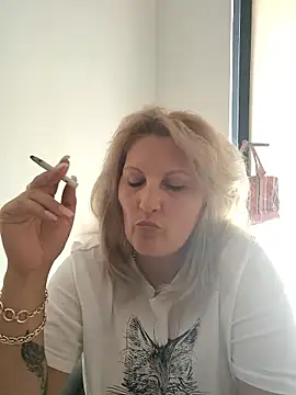 Divineblond online show from 09/23/25, 12:30