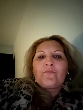 Divineblond online show from 10/17/25, 06:43