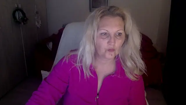 Divineblond online show from 03/26/26, 08:58