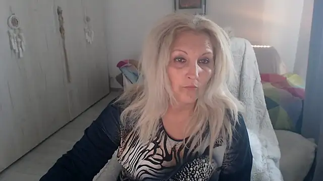 Divineblond online show from 05/14/26, 03:08