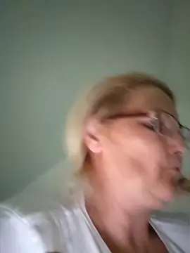 Divineblond online show from 05/22/26, 04:23