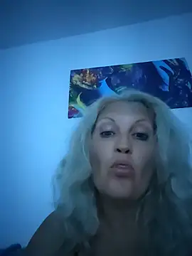 Divineblond online show from 07/05/26, 10:28