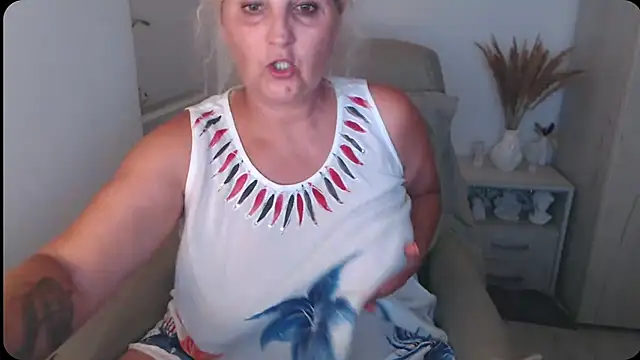 Divineblond online show from 07/20/26, 10:01