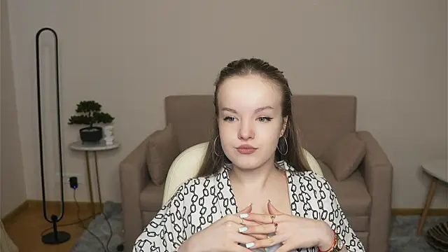 DinaLasenby online show from 04/23/26, 07:41