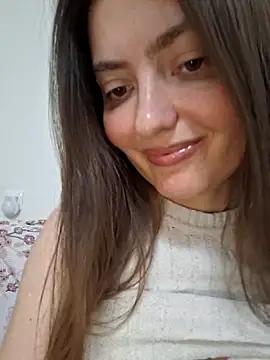 Snapshot of Alba2331 chatting on 05/15/26, 11:28 Alba2331 online show from 05/15/26, 11:28
