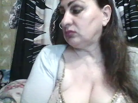 LoaqLovew online show from 05/03/26, 09:37