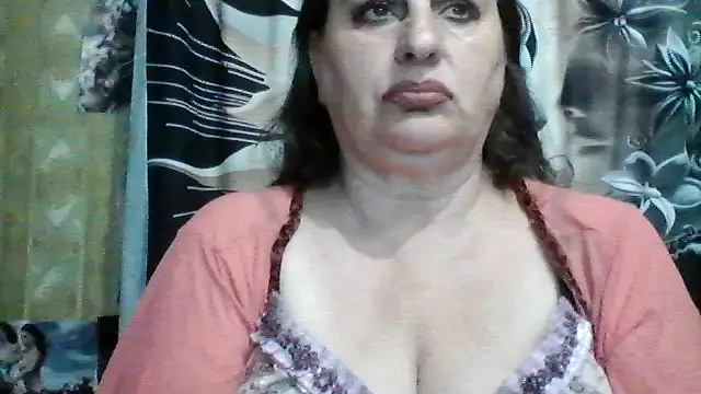 LoaqLovew online show from 06/11/26, 08:34