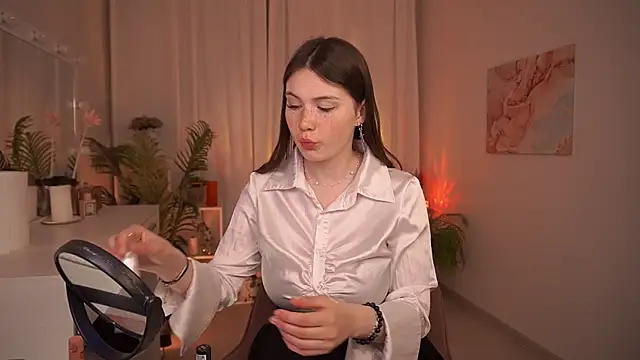 BettyMarlowe online show from 05/04/26, 05:36