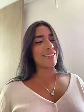 Snapshot of SaryJonex chatting on 05/19/26, 03:29 SaryJonex online show from 05/19/26, 03:29