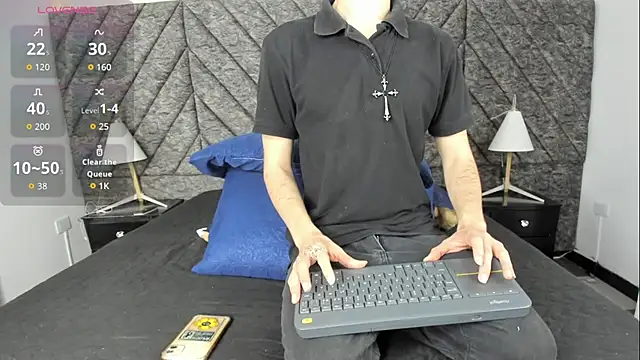 Snapshot of DemonFoxx chatting on 06/09/26, 12:06 DemonFoxx online show from 06/09/26, 12:06