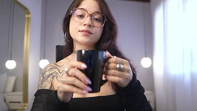 Snapshot of Charlotte_Rossee chatting on 05/12/26, 02:03 Charlotte Rossee online show from 05/12/26, 02:03