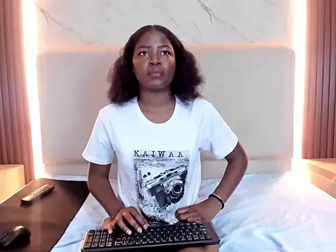 YuyuHOT online show from 04/23/26, 03:03