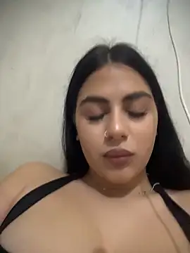 Snapshot of LilyLovell chatting on 05/24/26, 06:02 LilyLovell online show from 05/24/26, 06:02