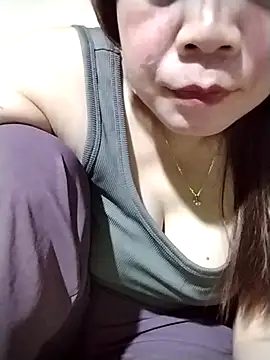Snapshot of Squirt107 chatting on 05/01/26, 12:43 Squirt107 online show from 05/01/26, 12:43