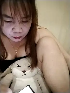Snapshot of Squirt107 chatting on 05/09/26, 02:00 Squirt107 online show from 05/09/26, 02:00