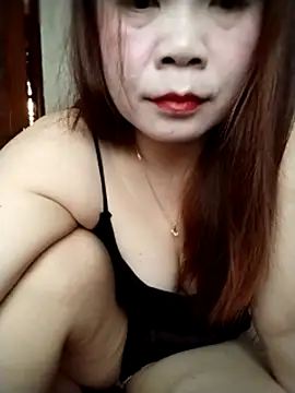 Snapshot of Squirt107 chatting on 05/30/26, 03:03 Squirt107 online show from 05/30/26, 03:03