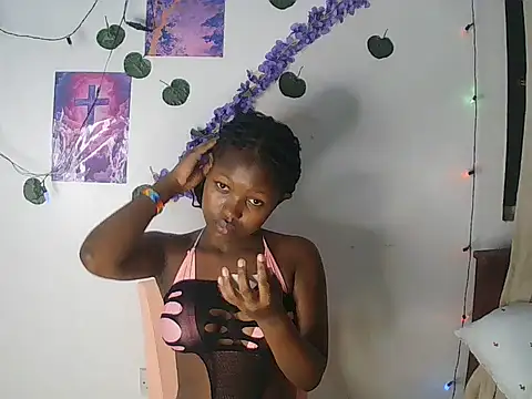 Snapshot of Angel-KittyyCat chatting on 07/17/26, 11:53 Angel-KittyyCat online show from 07/17/26, 11:53