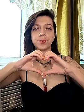 HeyyLuna online show from 05/05/26, 06:10