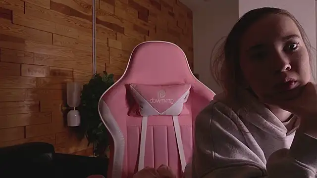 LilaMccoy online show from 06/26/26, 03:55
