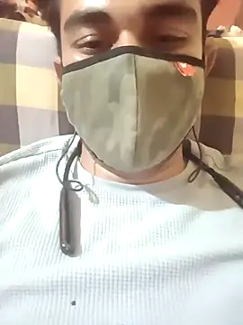 D-n-n-y69 online show from 04/23/26, 06:21