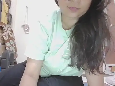 Aayaat   online show from 06/16/26, 05:37
