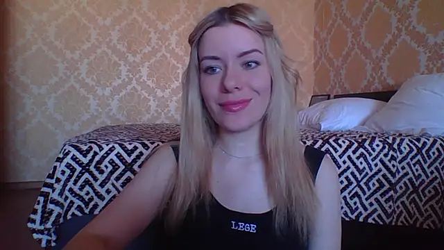 Snapshot of Softy_Aura_ chatting on 05/05/26, 09:39 Softy Aura online show from 05/05/26, 09:39