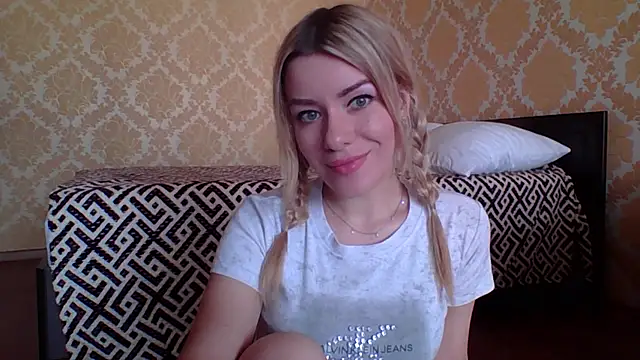 Snapshot of Softy_Aura_ chatting on 05/28/26, 01:19 Softy Aura online show from 05/28/26, 01:19