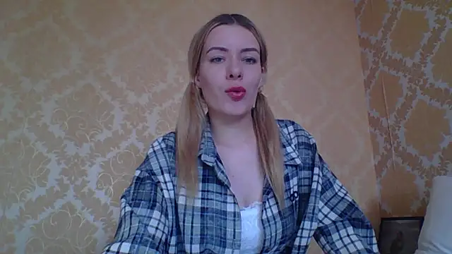 Snapshot of Softy_Aura_ chatting on 06/16/26, 02:09 Softy Aura online show from 06/16/26, 02:09