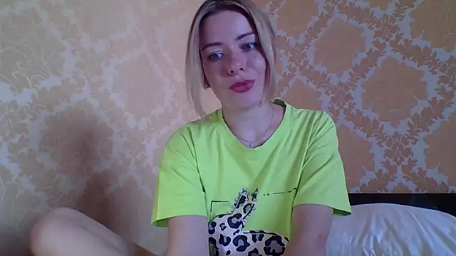 Snapshot of Softy_Aura_ chatting on 06/30/26, 01:23 Softy Aura online show from 06/30/26, 01:23