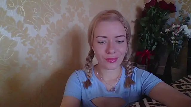Snapshot of Softy_Aura_ chatting on 07/06/26, 10:56 Softy Aura online show from 07/06/26, 10:56