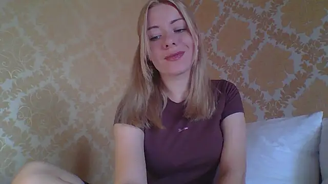 Snapshot of Softy_Aura_ chatting on 07/16/26, 11:05 Softy Aura online show from 07/16/26, 11:05