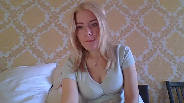 Snapshot of Softy_Aura_ chatting on 07/28/26, 09:48 Softy Aura online show from 07/28/26, 09:48