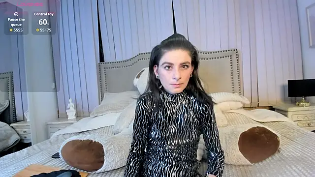 Snapshot of mariana__thompson chatting on 06/26/26, 03:11 mariana thompson online show from 06/26/26, 03:11
