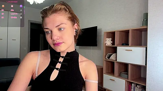 LinaFlamie online show from 07/17/26, 10:00