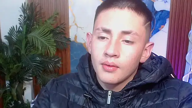 Snapshot of Andres_Tay chatting on 04/27/26, 02:42 Andres Tay online show from 04/27/26, 02:42
