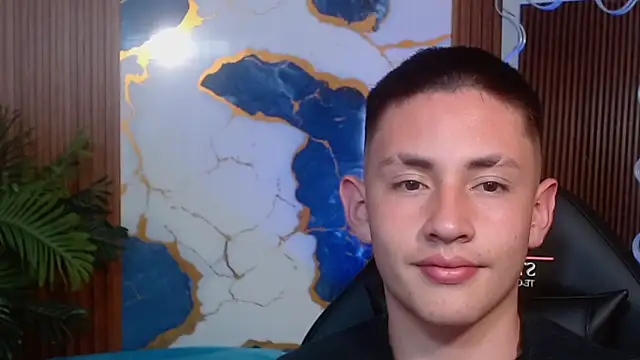 Snapshot of Andres_Tay chatting on 05/08/26, 02:28 Andres Tay online show from 05/08/26, 02:28