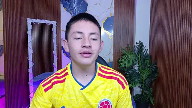 Snapshot of Andres_Tay chatting on 06/01/26, 01:51 Andres Tay online show from 06/01/26, 01:51