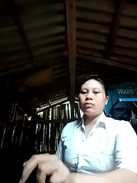 Snapshot of lanngoc2 chatting on 05/04/26, 11:23 lanngoc2 online show from 05/04/26, 11:23