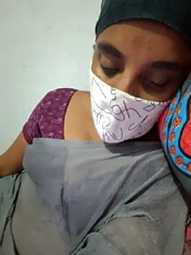 Snapshot of Tamil_Hot_HoneyBee chatting on 05/14/26, 05:53 Tamil Hot HoneyBee online show from 05/14/26, 05:53