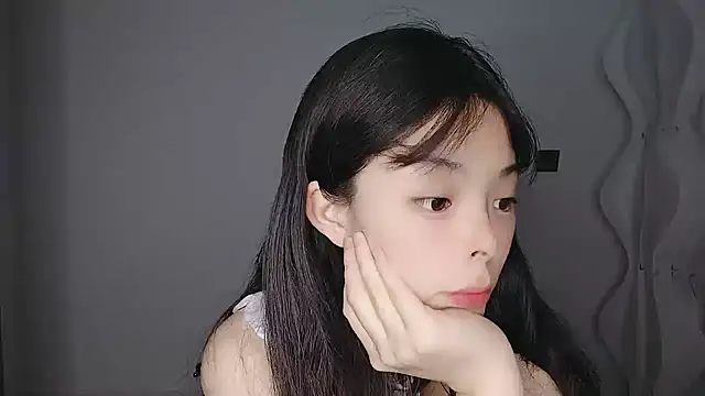 Snapshot of Zhizhi-99 chatting on 07/04/26, 04:35 Zhizhi-99 online show from 07/04/26, 04:35