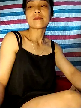 Snapshot of Onie116 chatting on 05/02/26, 04:17 Onie116 online show from 05/02/26, 04:17