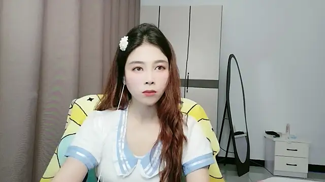Snapshot of xiaoxiaohong030 chatting on 06/06/26, 11:26 xiaoxiaohong030 online show from 06/06/26, 11:26