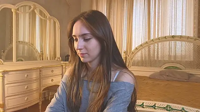 LoreCafasso online show from 04/28/26, 04:17