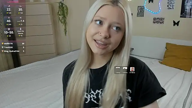 Snapshot of MidnightPoise chatting on 05/04/26, 05:47 MidnightPoise online show from 05/04/26, 05:47