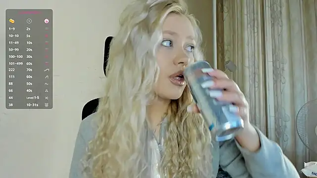 Snapshot of MidnightPoise chatting on 06/14/26, 05:20 MidnightPoise online show from 06/14/26, 05:20